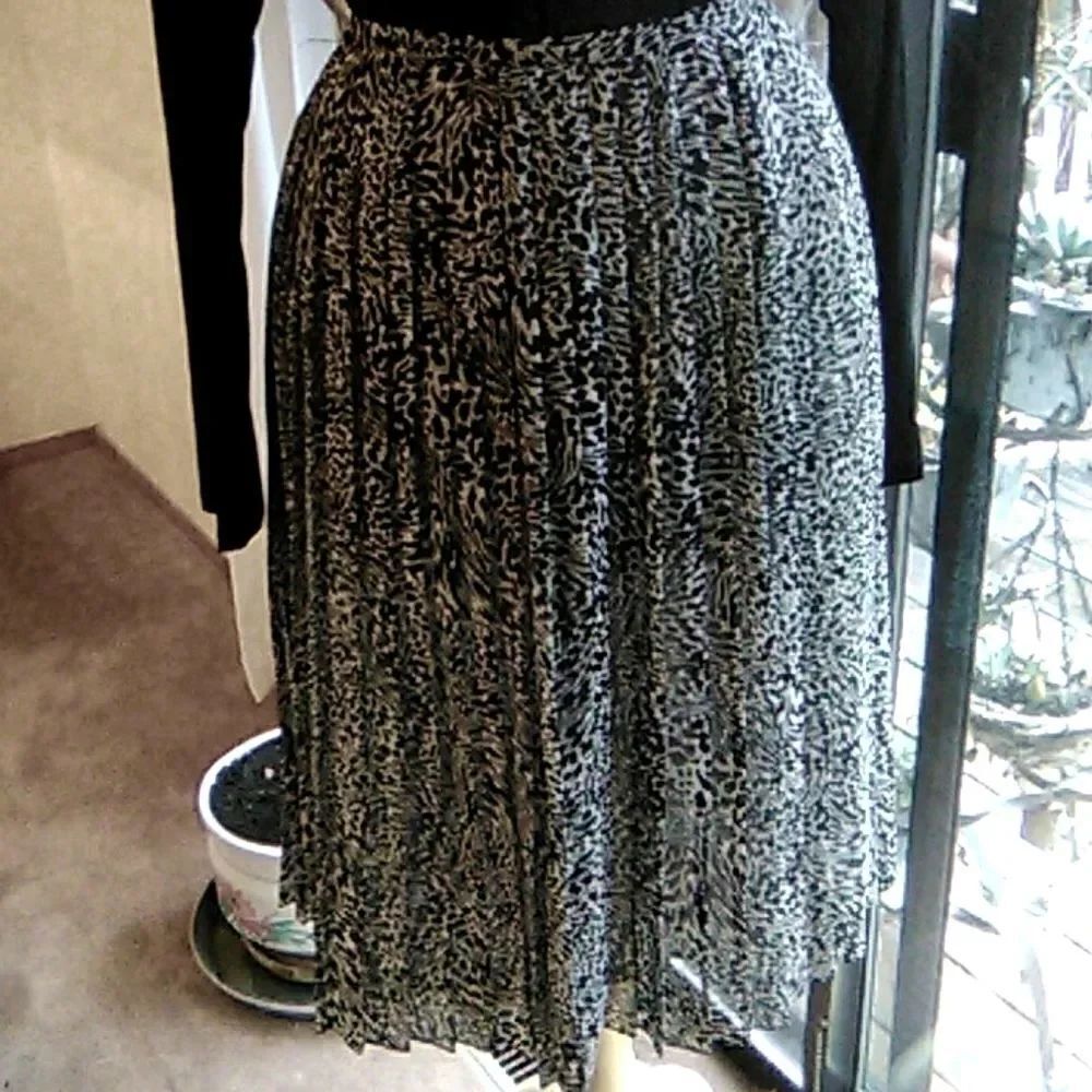 Jones New York Woman Animal Print Skirt
